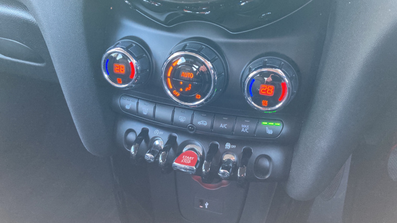 MINI Hatchback 2.0 Cooper S Exclusive II 5dr [Comfort/Nav Pack] Petrol Hatchback